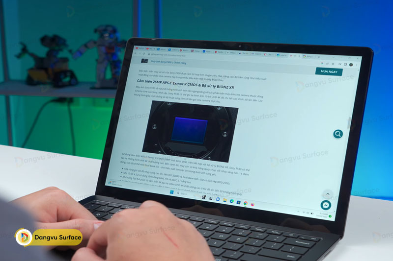 Làm việc hiệu quả với hệ thống bàn phím và trackpad của Surface Laptop 4