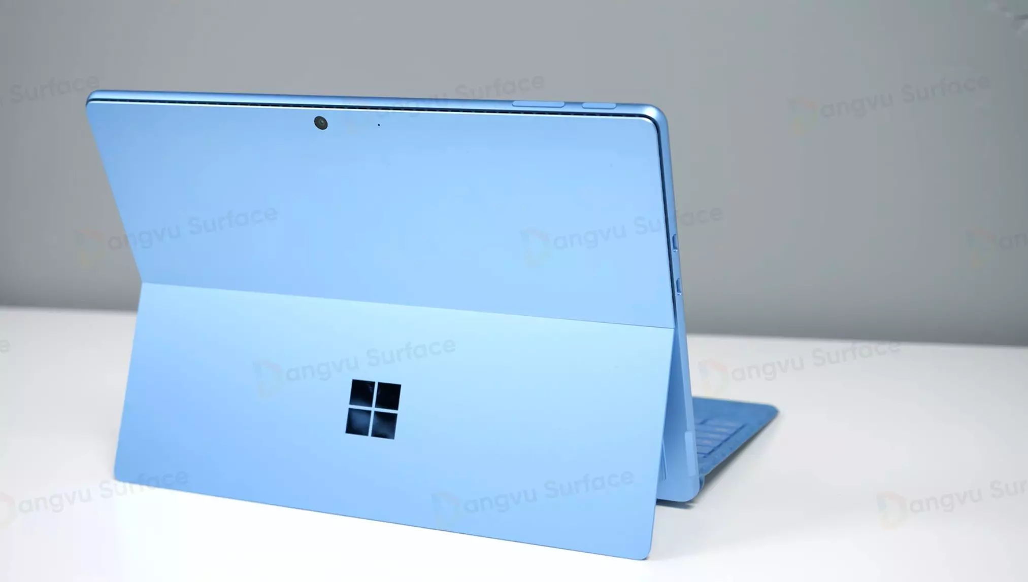 Surface Pro 11 - Không thay đổi nhiều, nhưng hiệu năng sẽ rất mạnh mẽ