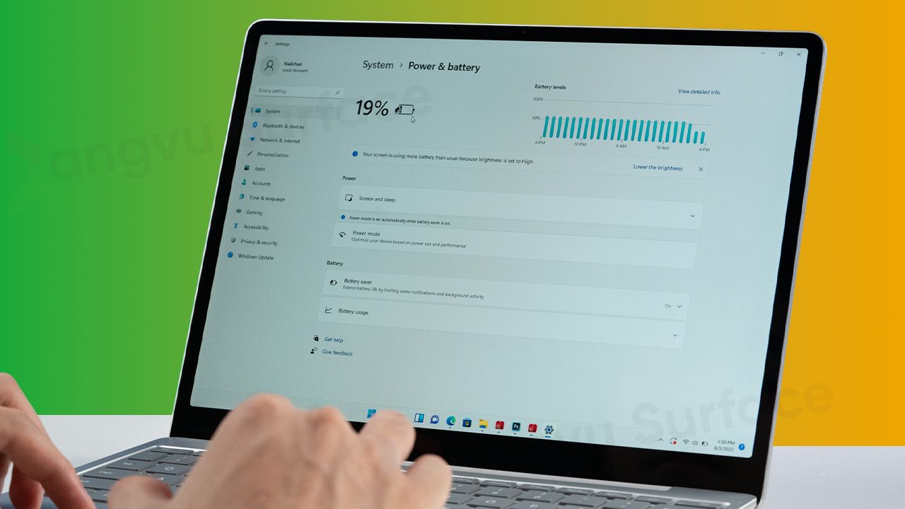 Thời gian dùng pin của Laptop Go 3 có thể lên tới 15 giờ tùy vào cách dùng của mỗi người dùng khác nhau