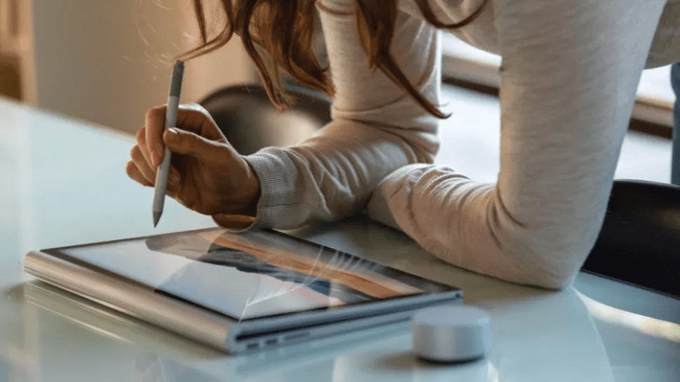 Microsoft Book 4 cần gì để hoàn thiện hơn?