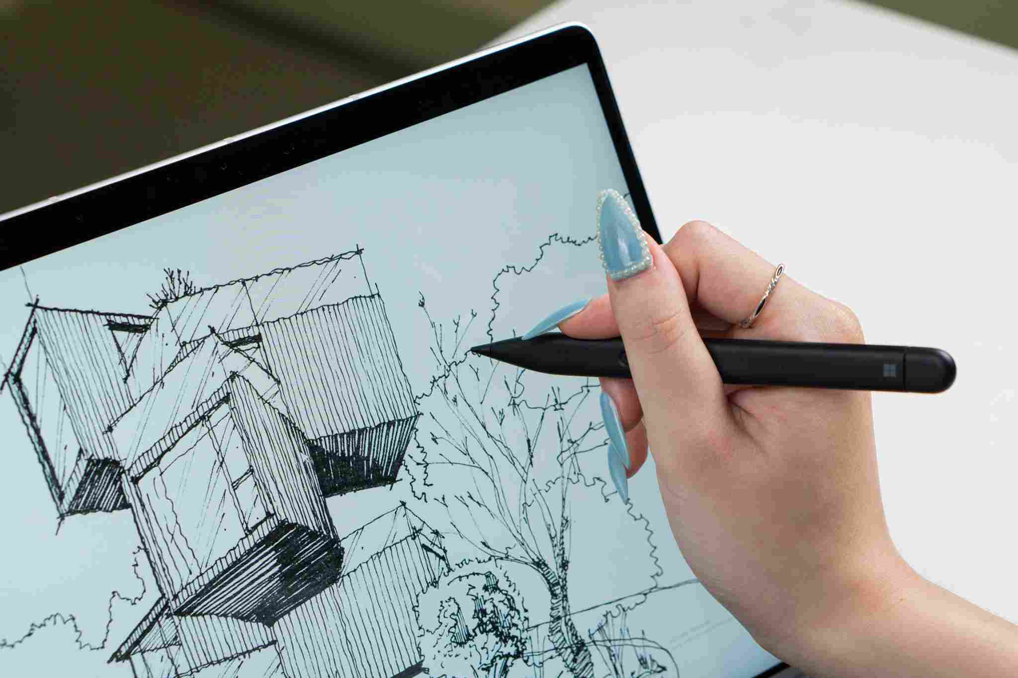 Surface Pen 2 của Pro 8 cũng có cảm ứng vô cùng nhạy