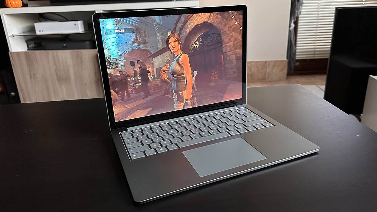 Surface Laptop 5 13 sở hữu thời lượng pin lên đến 45.8 Wh
