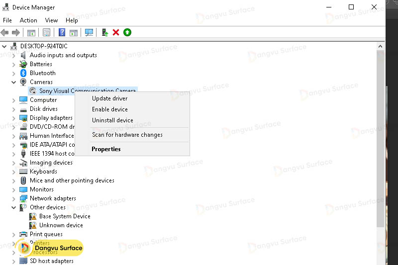 Đảm bảo Camera được bật trong trình Device Manager