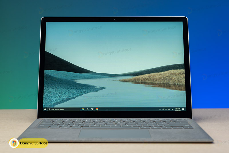 Màn hình 13.5 inch cùng độ phân giải lên đến 2256 x 1540 pixel, tỷ lệ 3:2