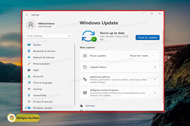 Truy cập vào mục Windows Update > Click chọn Update history.
