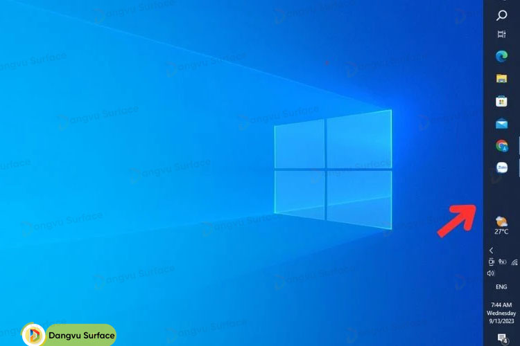 Xoay thanh công cụ bằng cách kéo thả thanh taskbar trên màn hình