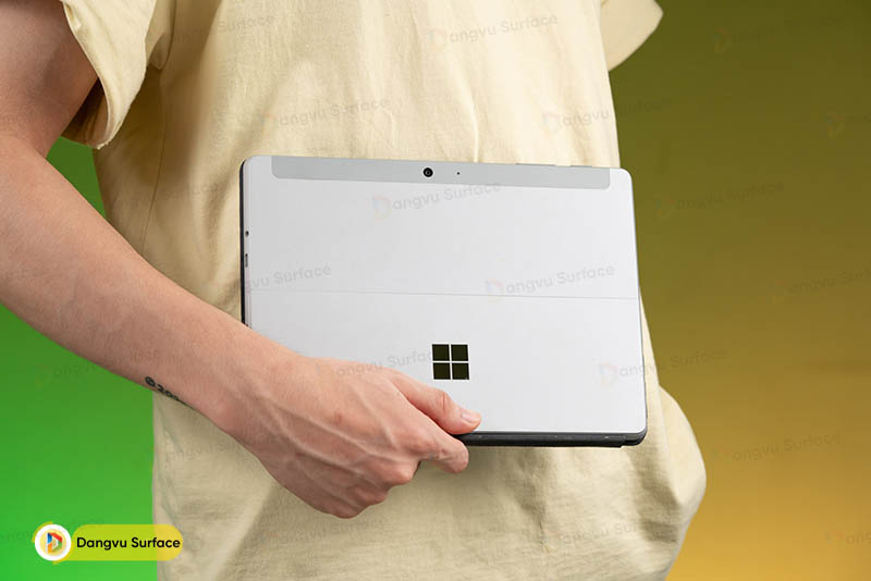 Surface Go 3 gọn nhẹ, văn phòng
