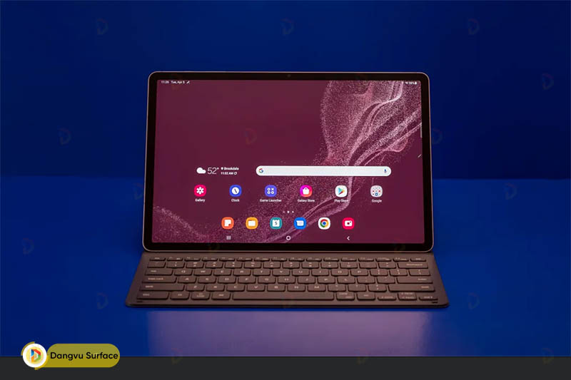 Galaxy Tab S8+ được trang bị màn hình Amoled 12.4 inch