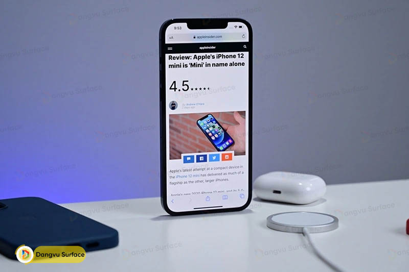 Được Apple công bố mỏng hơn và nhẹ hơn so với chiếc iPhone 11.