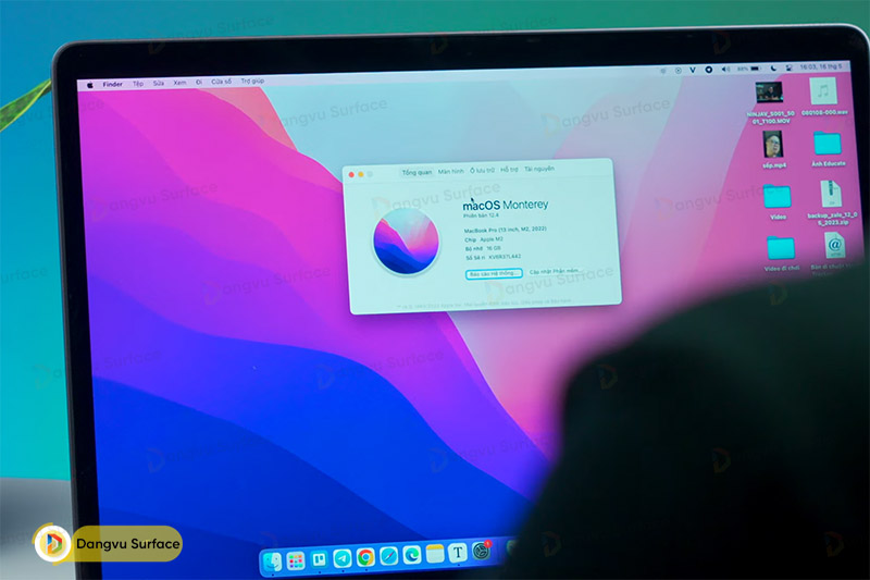 Với MacOS, Macbook Pro M2 sẽ có sẵn hầu hết các phần mềm, nên bạn có thể không cần cài thêm ứng dụng khác.