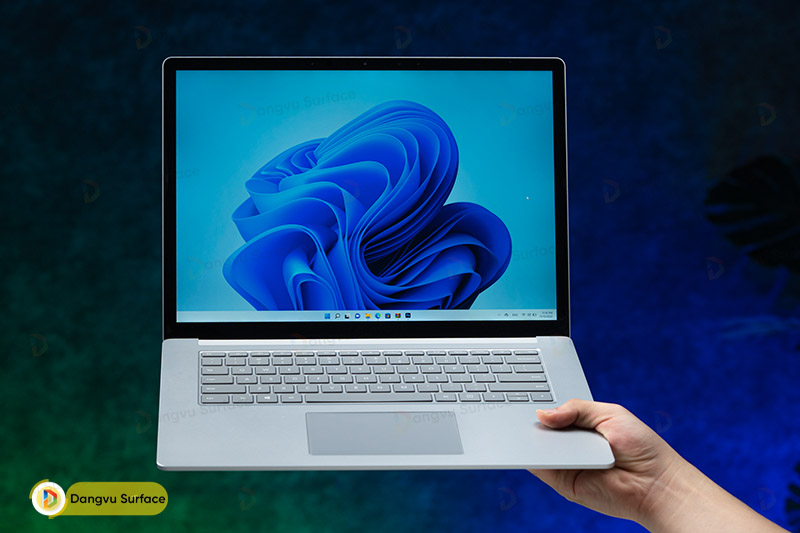 Surface Laptop 5 13 ra mắt với 4 màu và có tính di động cao