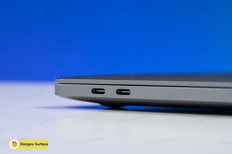 Macbook Pro M2 được trang bị đến 2 cổng USB type - C