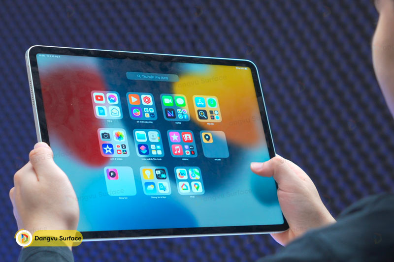 iPadOS được cải tiến từ iOS thiên về đáp ứng nhu cầu giải trí hơn.