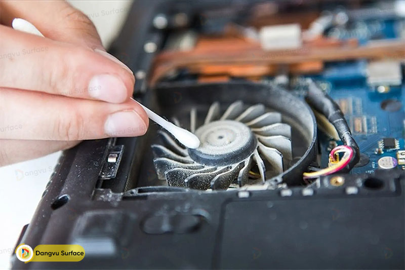 Vệ sinh máy tính, laptop thường xuyên