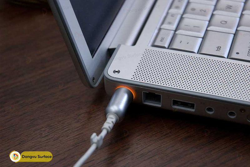 Không sạc pin quá lâu