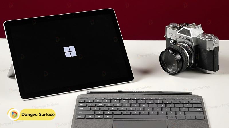 Surface Go 3 tối ưu cho các tác vụ cơ bản, thời lượng pin dài, kích thước gọn nhẹ, phù hợp với nhu cầu của học sinh và sinh viên 