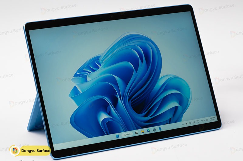 Surface Pro 9 có màn hình hiển thị rõ nét, chuẩn xác cao