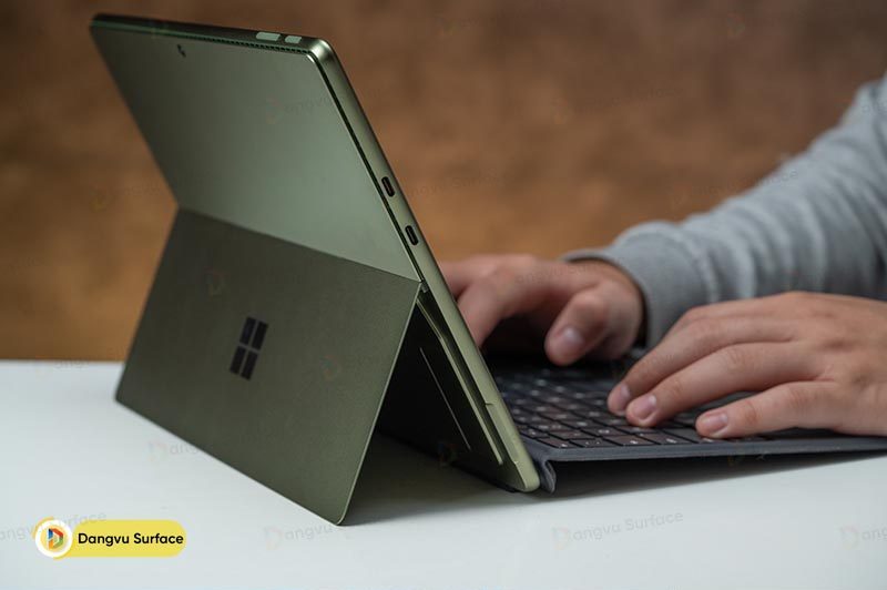 Surface Pro 9 với thiết kế 2 in 1 độc đáo