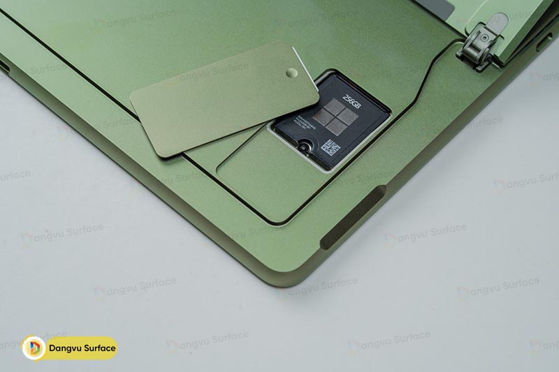 Surface Pro 9 có khả năng nâng cấp ổ nhớ SSD dễ dàng