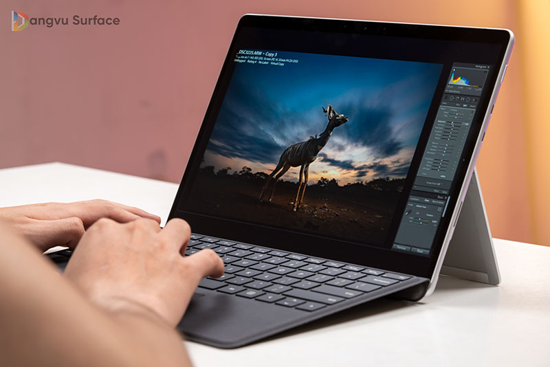 Surface Pro 8 được trang bị bộ vi xử lý Intel thế hệ 11