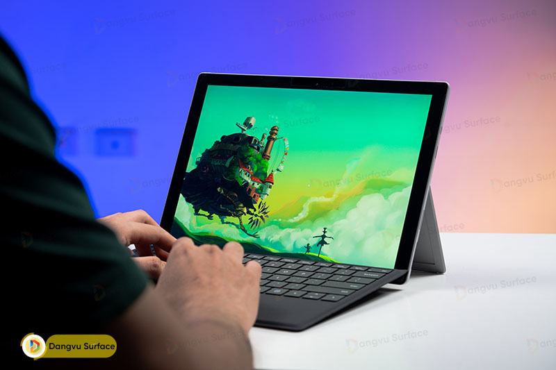 Với những ai là học sinh, sinh viên hay người dùng làm việc văn phòng, Surface Pro 6 là lựa chọn mà bạn hoàn toàn có thể cân nhắc