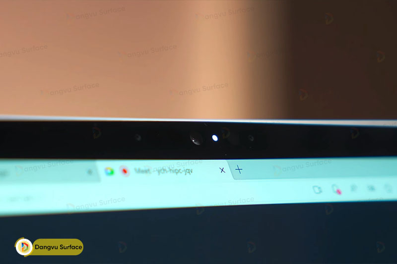 Camera tích hợp cảm biến IR của Surface Laptop 4