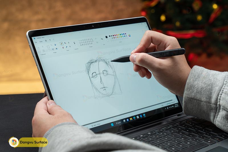 Surface Pro 9 có thể hoạt động liên tục hơn 15,5 giờ và lên đến 19 giờ với con chip SQ3