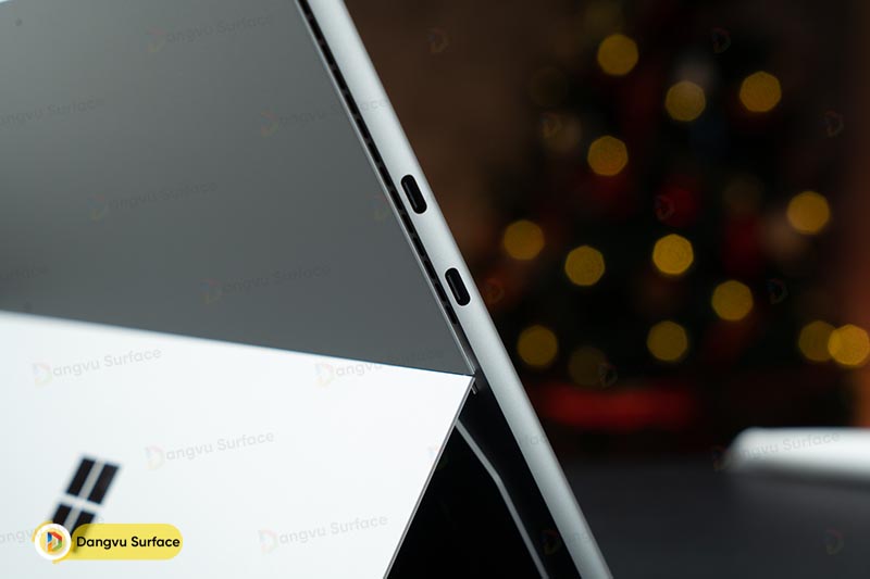 Cổng kết nối trên Surface Pro 9