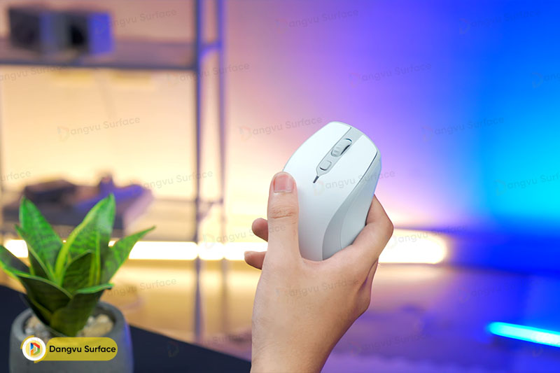 Làm từ vật liệu nhựa cứng cáp nhưng vô cùng nhẹ nhàng