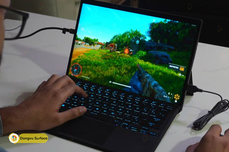 Tần số quét lên tới 120Hz khi cắm sạc cho trải nghiệm chơi game mượt mà