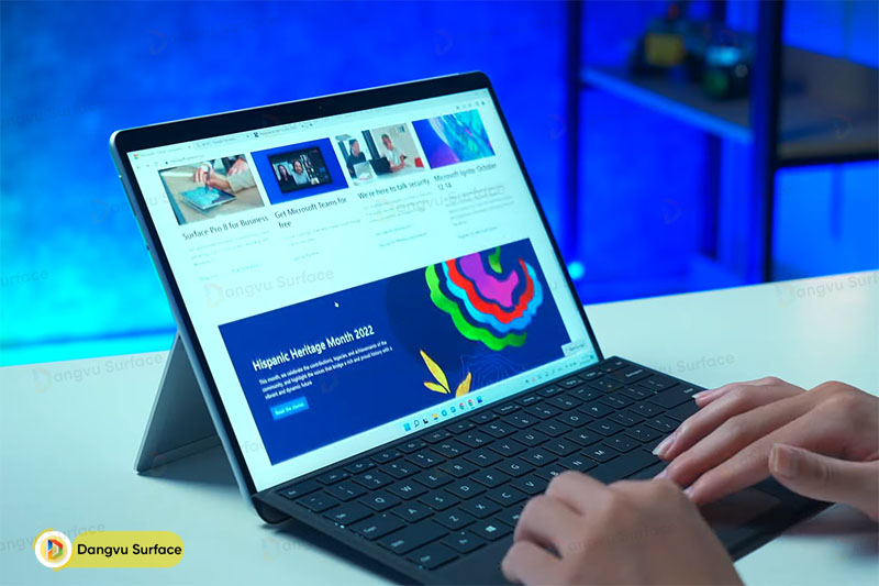 Chất lượng màn hình là điểm nhấn không thể bỏ qua của phiên bản Surface Pro 8 i3