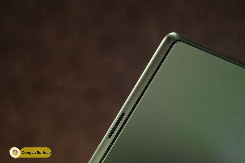 Cổng sạc Surface Connect trên Surface Pro 9 Forest