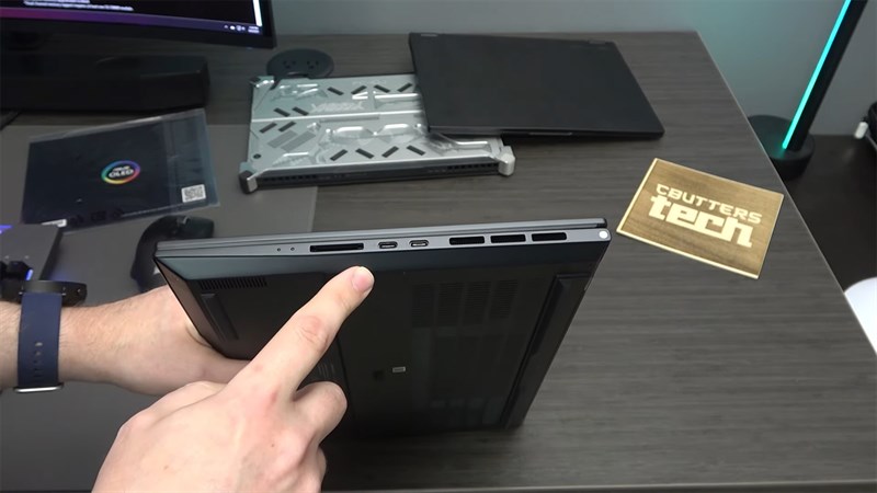 ASUS Zenbook Pro 14 OLED (2023) cũng được trang bị đầy đủ các cổng kết nối
