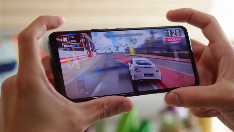 Loa stereo phát trước phát ra âm thanh cân bằng,
