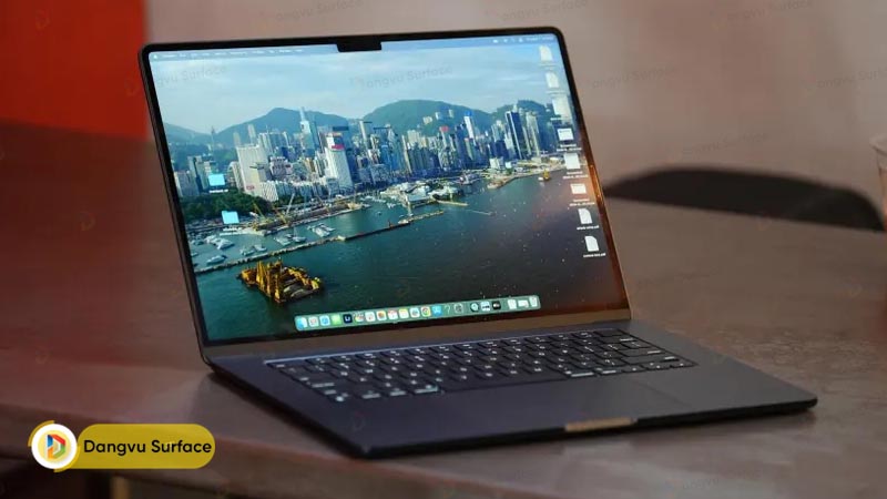 Macbook Air M3 có thể sử dụng máy liên tục trong gần 18 giờ đồng hồ