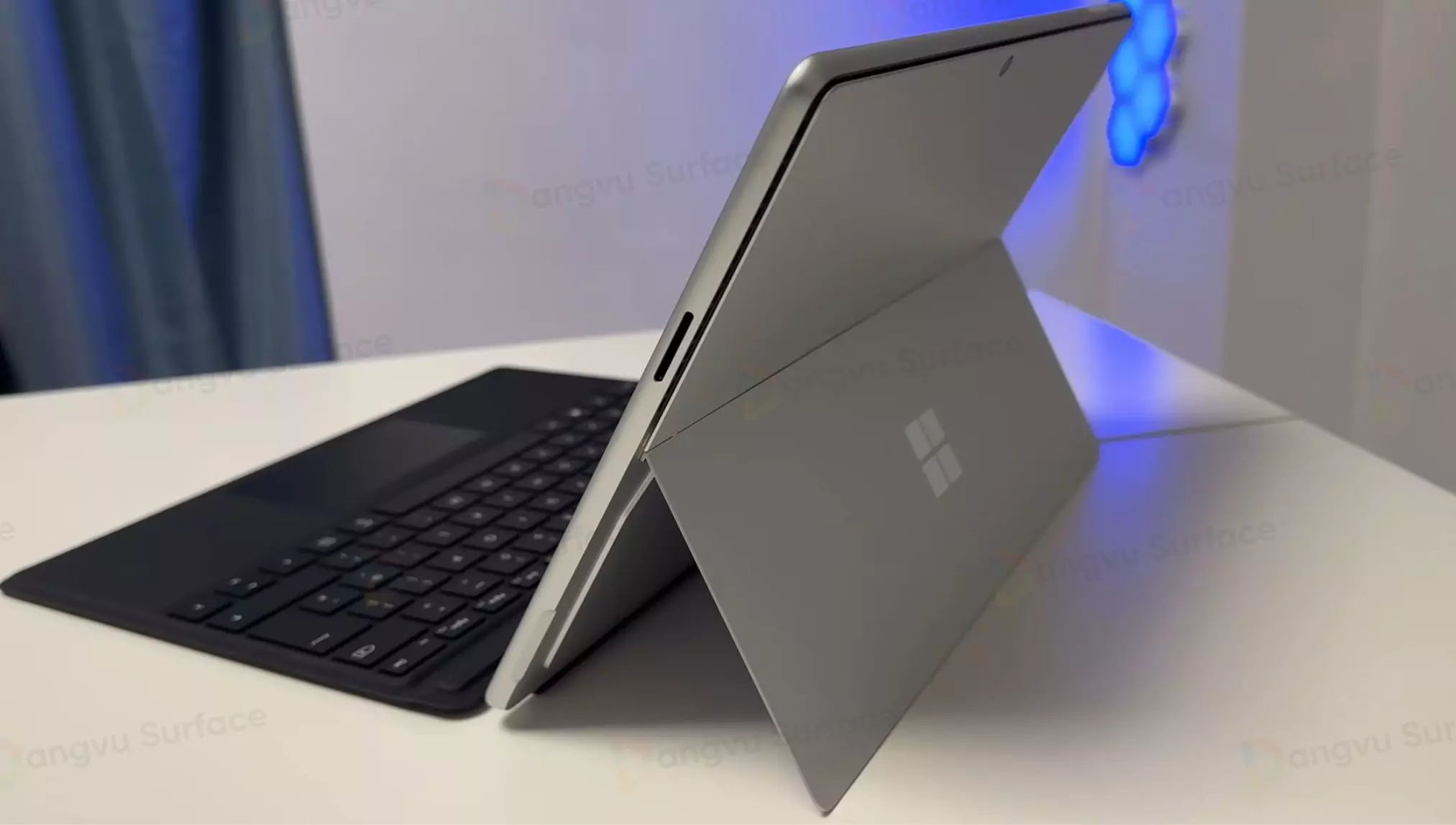 Thiết kế Surface Pro 11