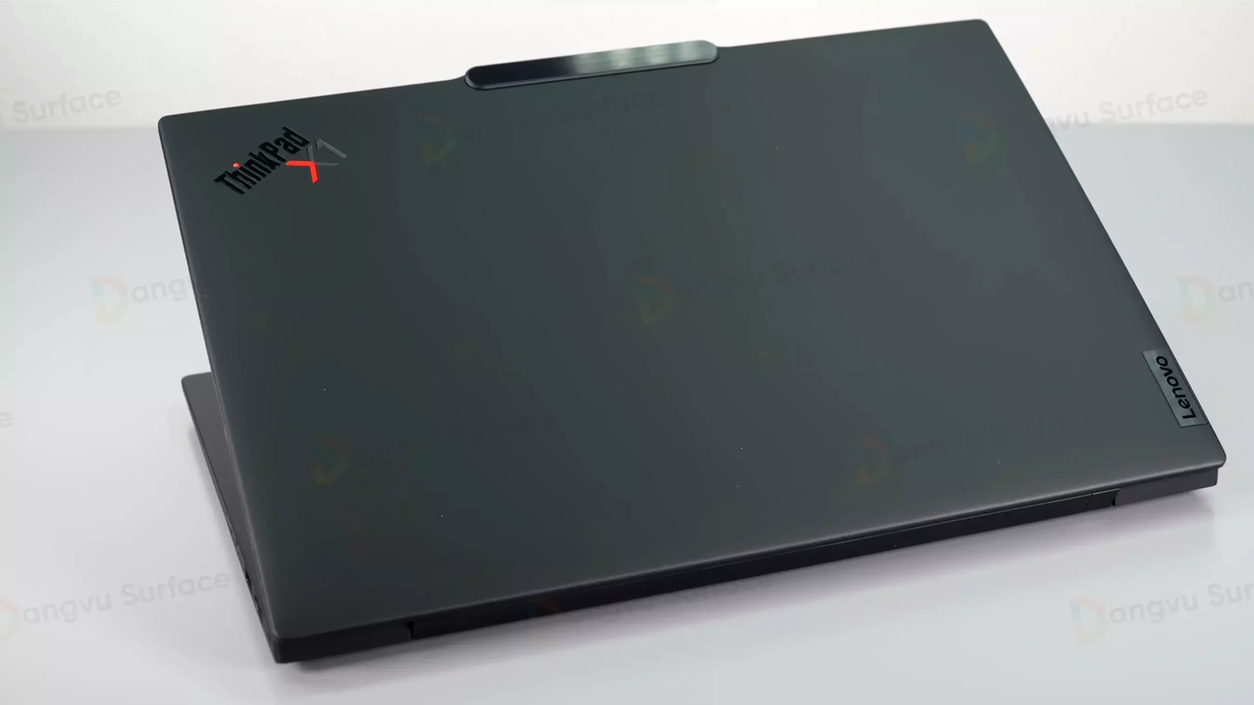 Thiết kế ThinkPad X1 Carbon Gen 12