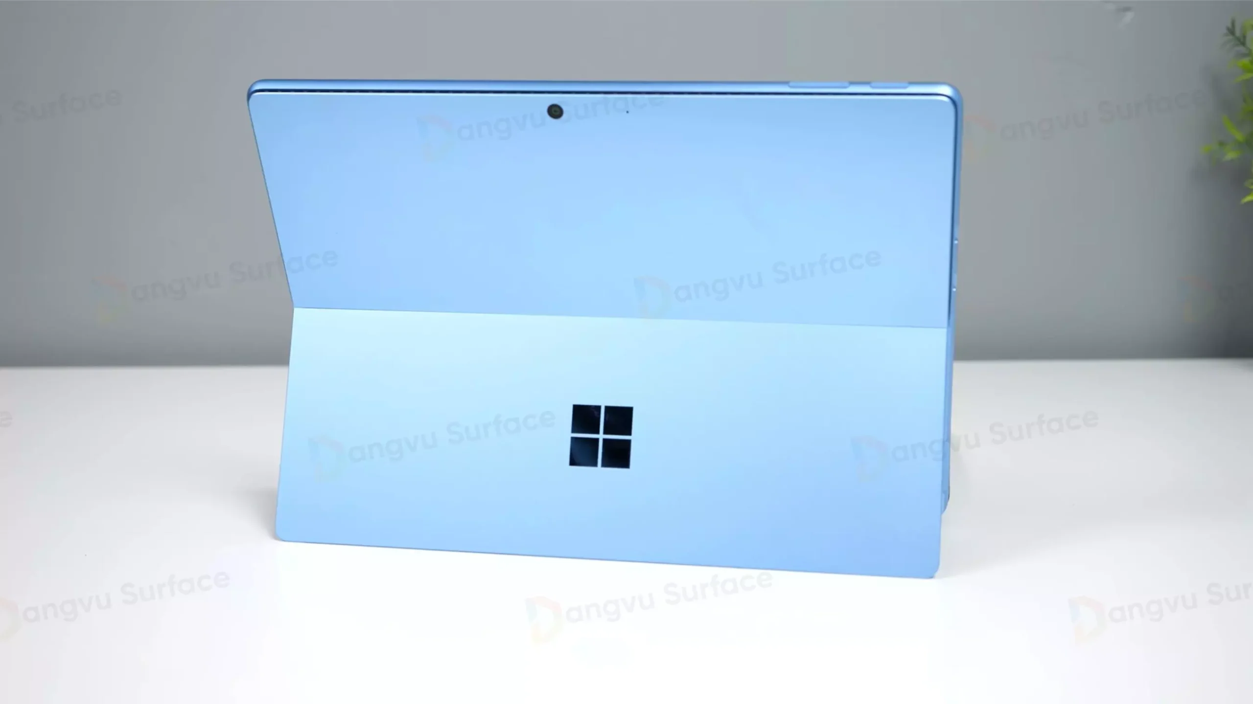 Thiết kế Surface Pro 11