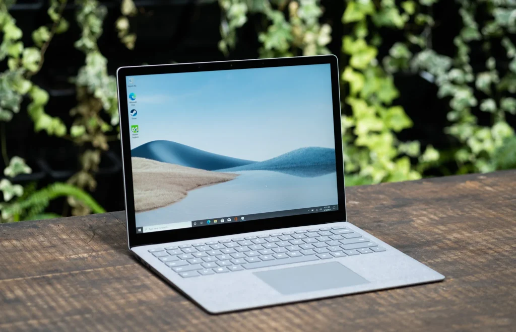 Surface Laptop 3 nổi bật với màn hình 13.5 inch