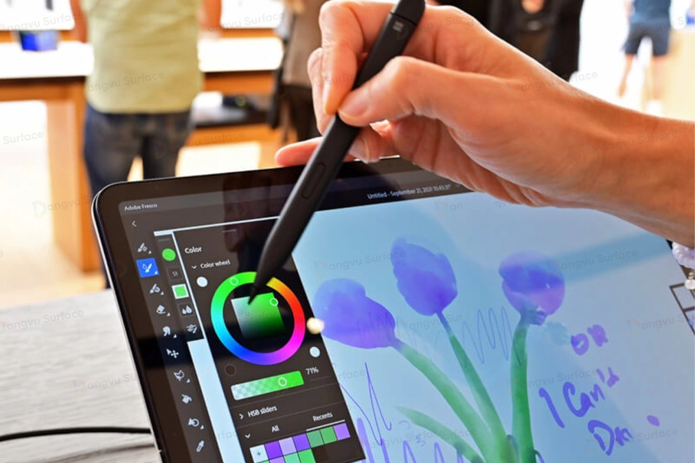 Cảm ứng đa điểm và bút Surface Pen