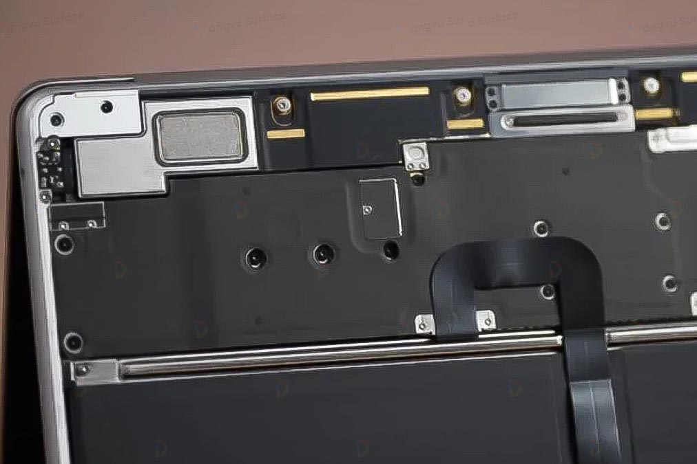 Surface Laptop Go 3 với Macbook Air M3