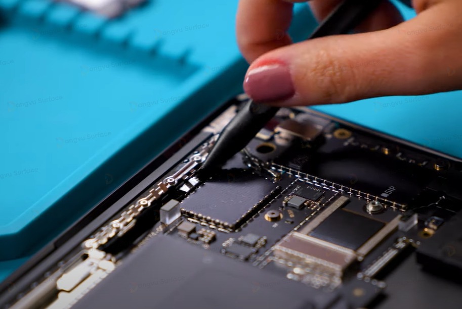 Những mối hàn được Microsoft thực hiện cực kỳ tỉ mỉ
