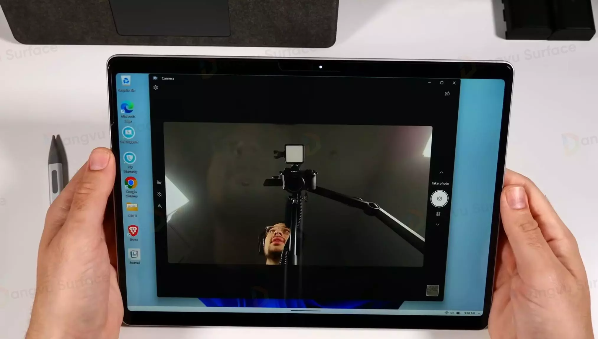 Camera trước của Surface Pro 11