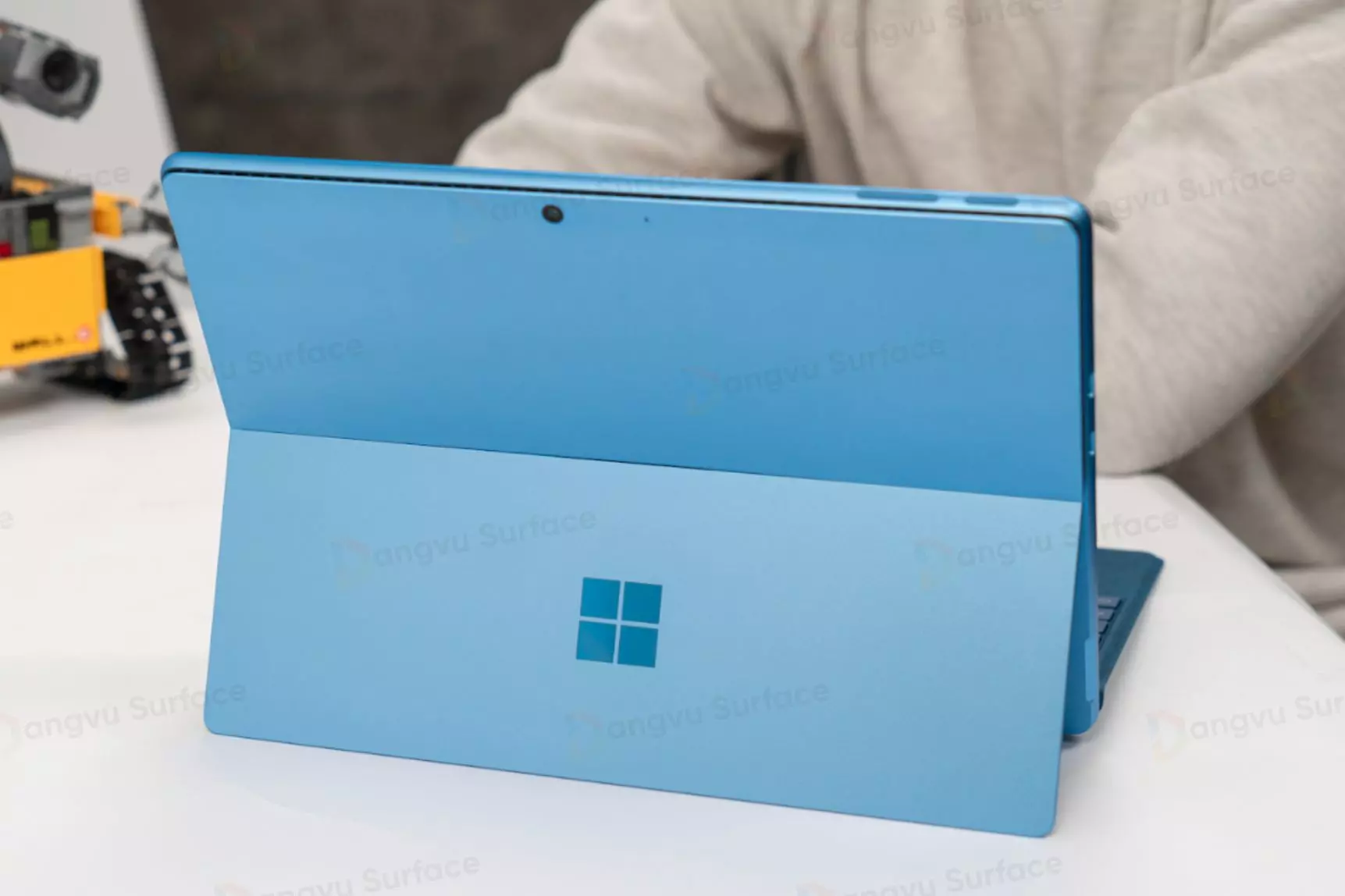 Nên lựa chọn địa chỉ cung cấp Surface Pro 9 cũ uy tín, chính hãng