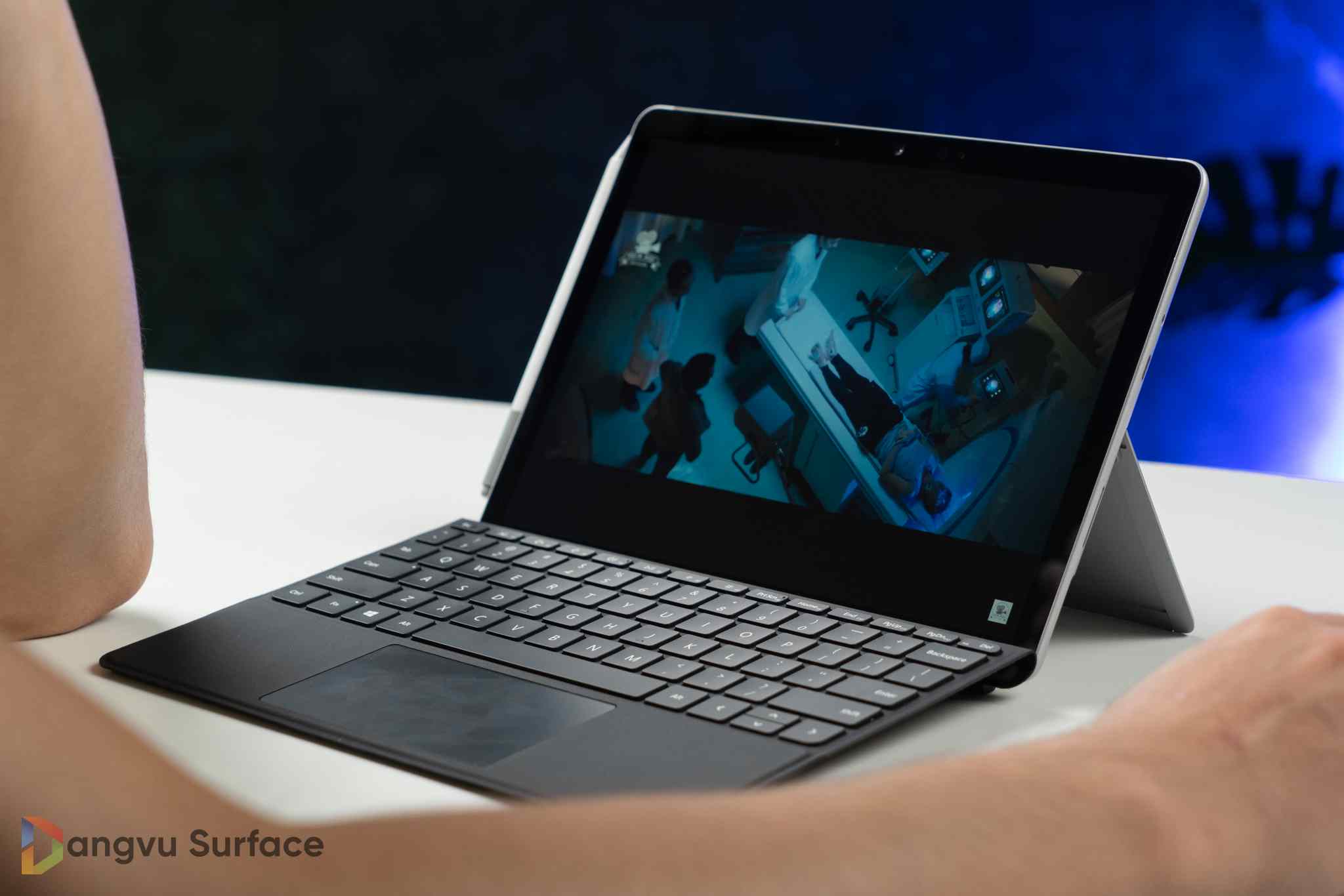 Âm thanh Stereo được trang bị trên Surface Go 4 