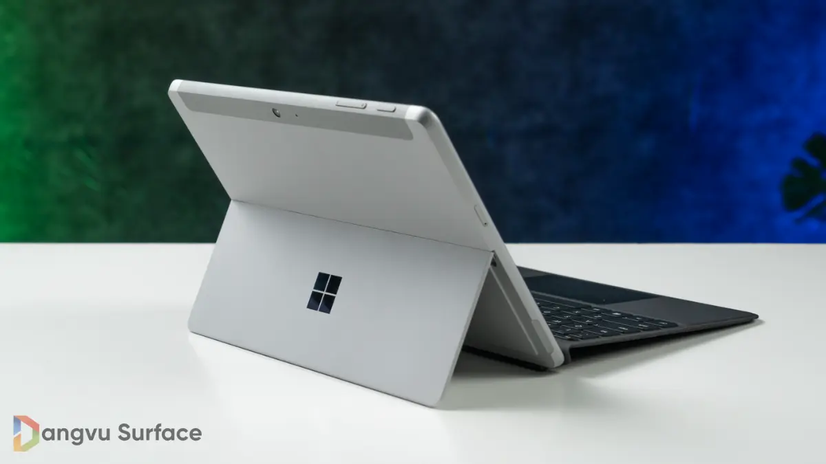 Surface Go 4 vẫn giữ nguyên phong cách thiết kế nhỏ gọn, thanh lịch