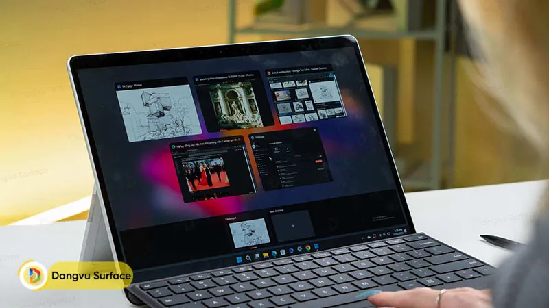 Surface Pro 10 thì được nhà sản xuất Microsoft ứng dụng hệ điều hành Windows 11