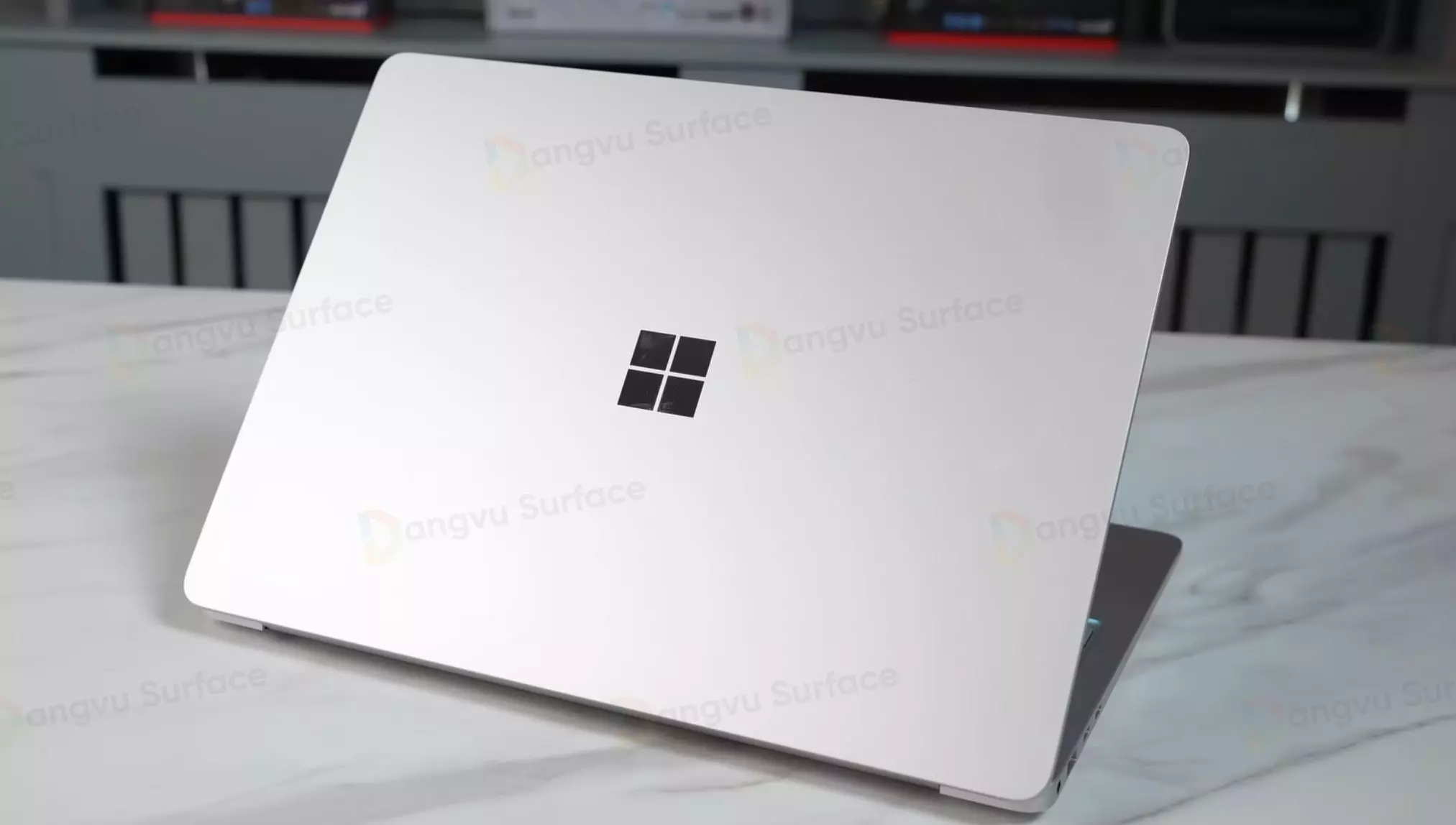 Chính sách bảo hành của Surface Laptop 7 luôn rõ ràng, minh bạch