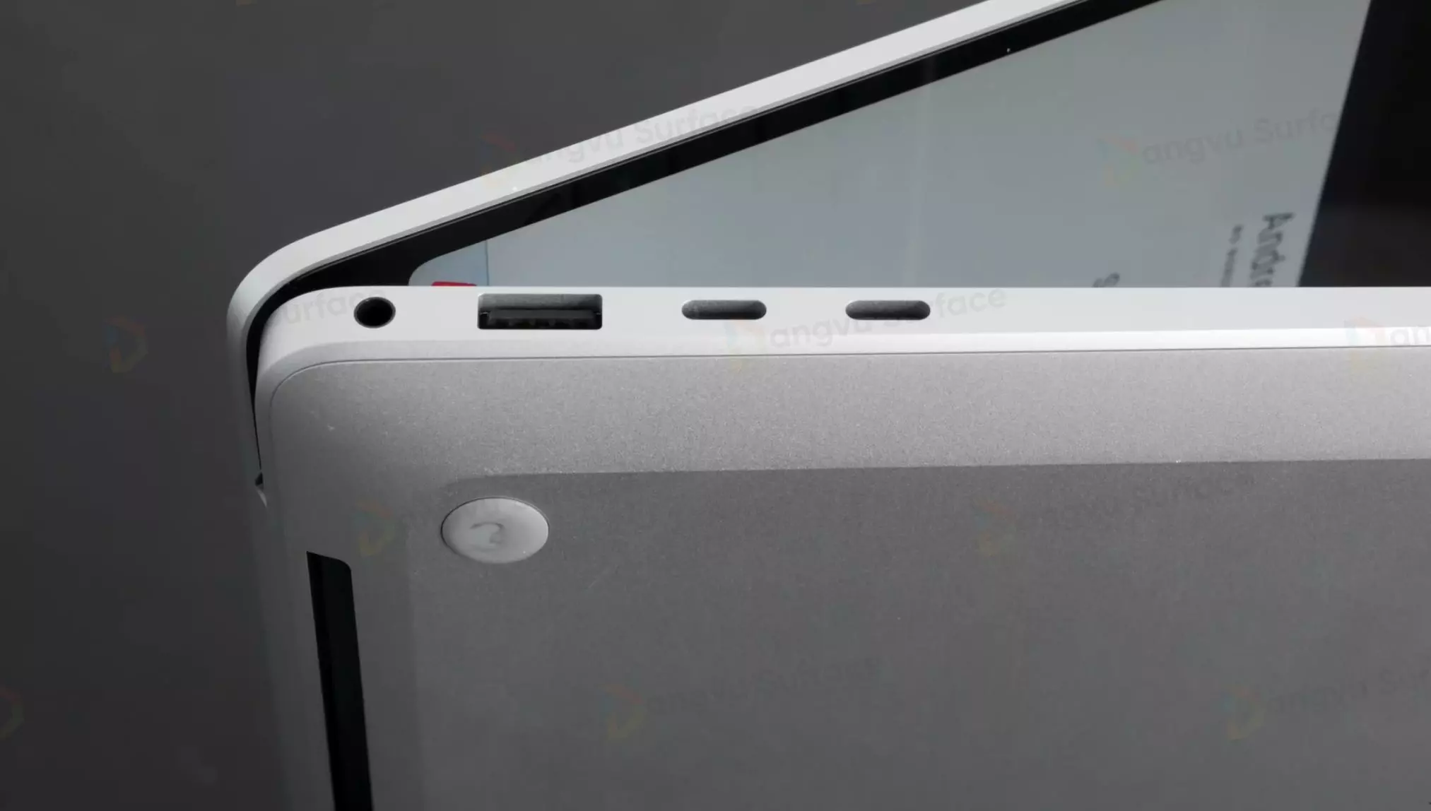 Surface Laptop 7 sở hữu rất nhiều các cổng kết nối