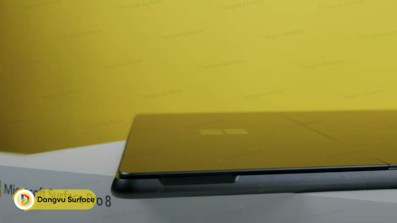 Thiết kế mỏng nhẹ của Surface Pro 8